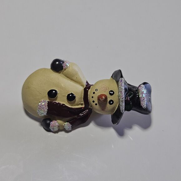 **Sale** Vintage Resin Glittery Snowman Brooch Black Hat Burgundy Scarf - Picture 8 of 9